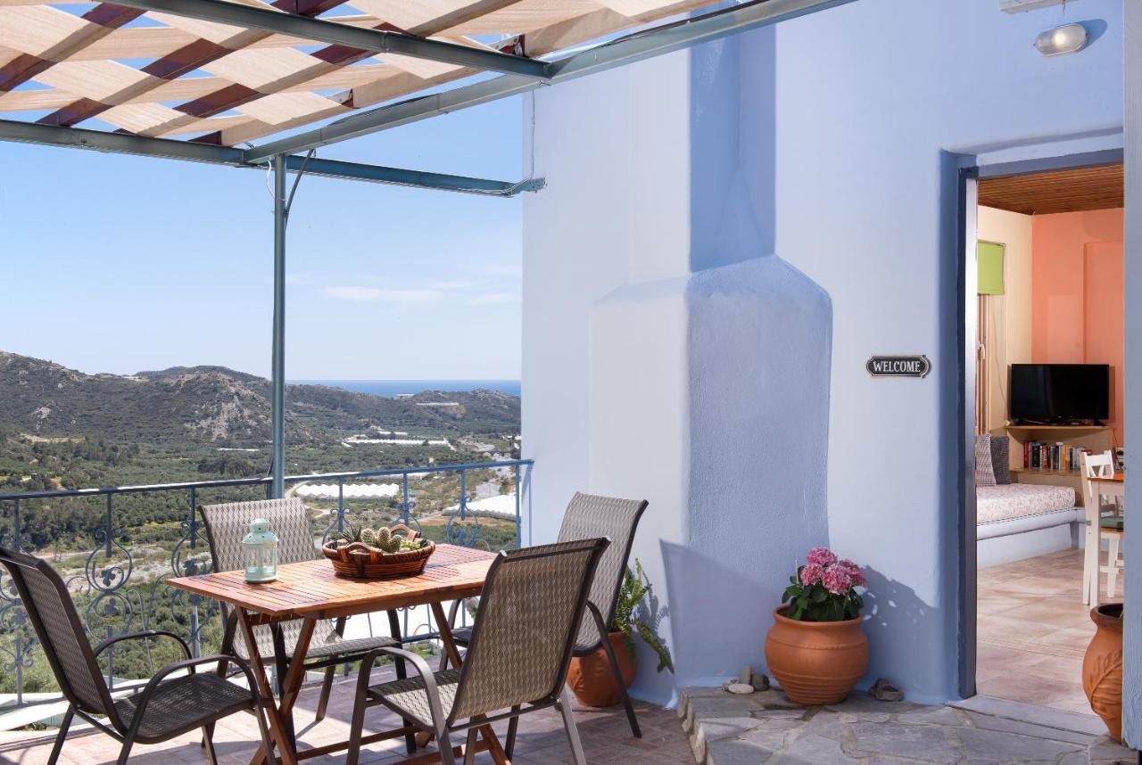 Sarakinas Residences *