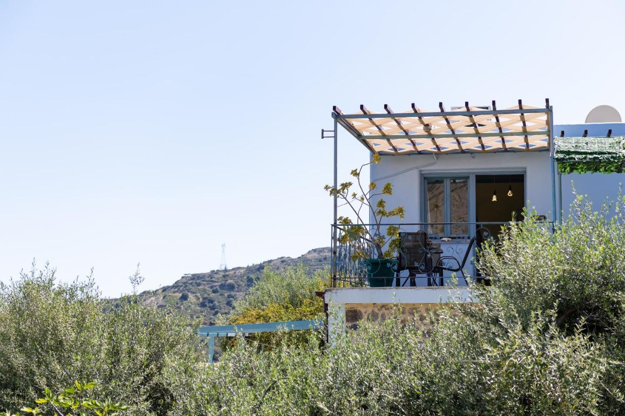 Sarakinas Residences Holiday home *